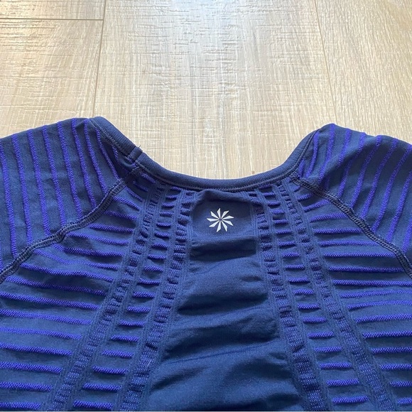 Athleta Fast Track Ruched Tee Shirt Sz L - Picture 4 of 5
